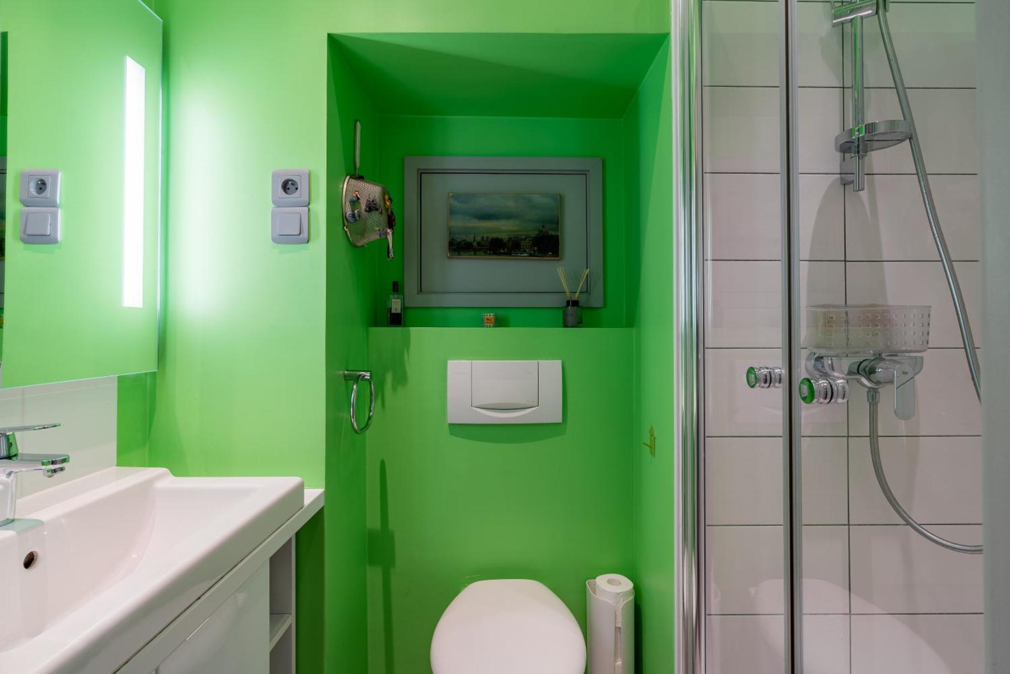 Veeve - Playful Atelier Apartment Paris