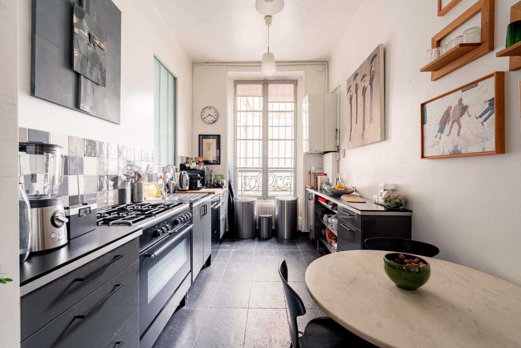 Veeve - Playful Atelier Apartment Paris